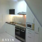 model kitchen set bawah tangga