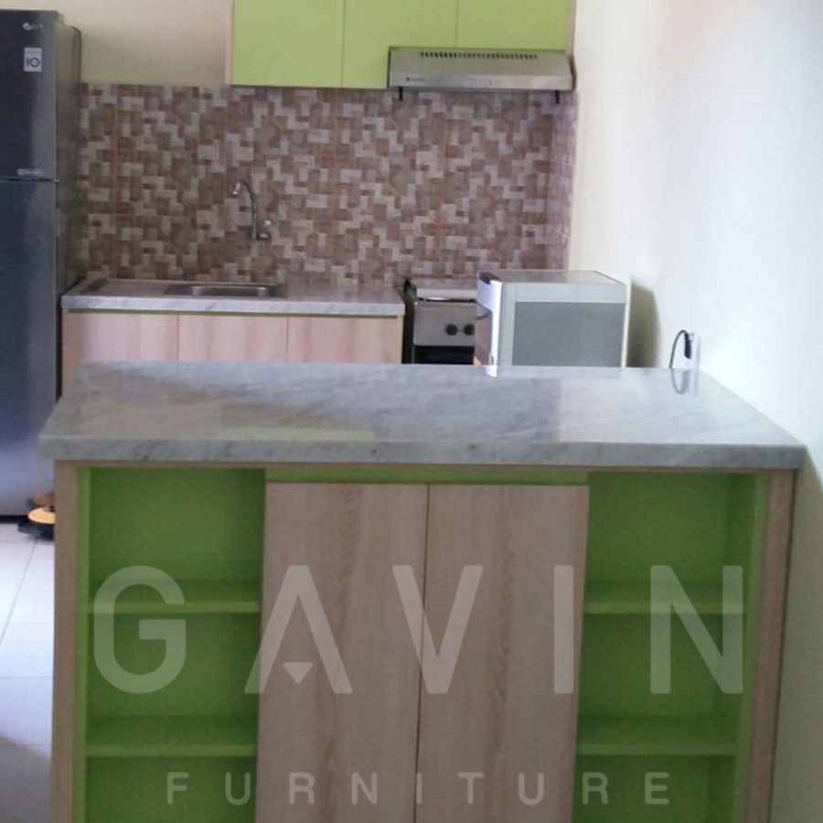 lemari dapur warna hijau dengan minibar